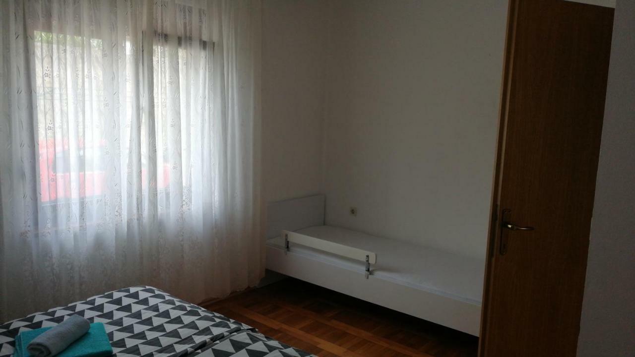 Apartmán Apartman Valentic Jadranovo Exteriér fotografie
